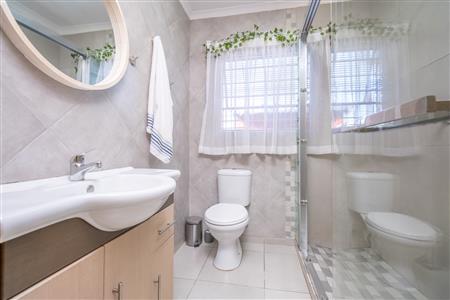 Townhouse For Sale in Krugersdorp North, Krugersdorp, Gauteng - M127157