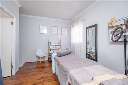 House For Sale in Fourways, Sandton, Gauteng - M127153