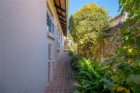 House For Sale in Fourways, Sandton, Gauteng - M127153