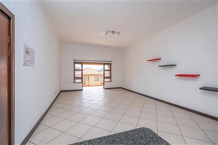 False - Apartment For Sale in Honeydew Grove, Roodepoort, Gauteng - M127155