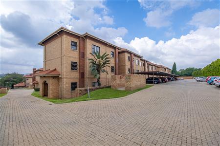 False - Apartment For Sale in Honeydew Grove, Roodepoort, Gauteng - M127155
