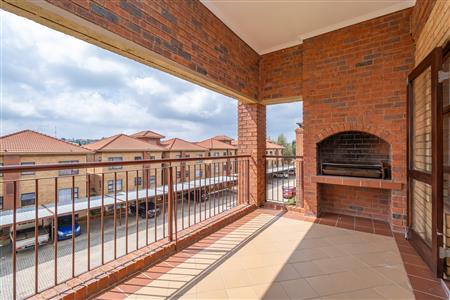 False - Apartment For Sale in Honeydew Grove, Roodepoort, Gauteng - M127155