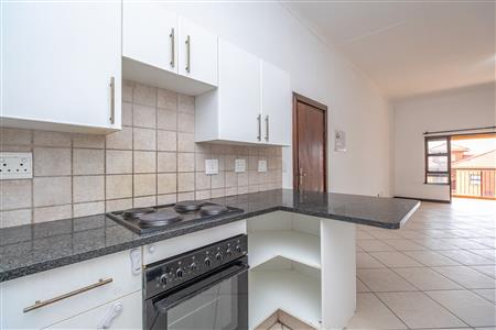 False - Apartment For Sale in Honeydew Grove, Roodepoort, Gauteng - M127155