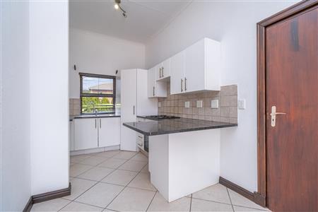 False - Apartment For Sale in Honeydew Grove, Roodepoort, Gauteng - M127155