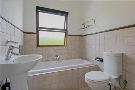 False - Apartment For Sale in Honeydew Grove, Roodepoort, Gauteng - M127155