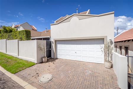 False - House For Sale in Fourways, Sandton, Gauteng - M123631