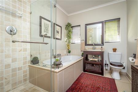 False - House For Sale in Fourways, Sandton, Gauteng - M123631