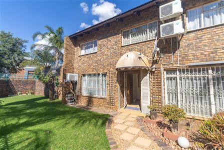 Townhouse For Sale in Sterpark, Polokwane, Limpopo - M127177