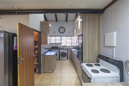 Townhouse For Sale in Sterpark, Polokwane, Limpopo - M127177