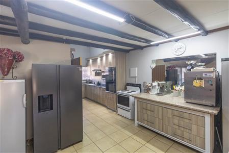 Townhouse For Sale in Sterpark, Polokwane, Limpopo - M127177