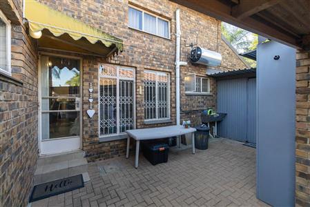 Townhouse For Sale in Sterpark, Polokwane, Limpopo - M127177