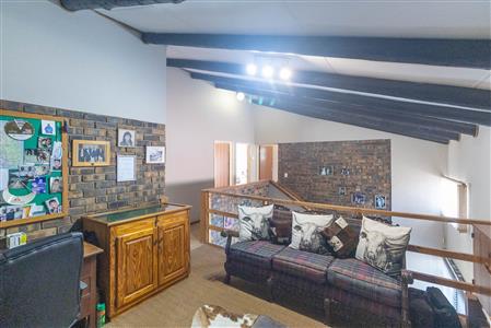 Townhouse For Sale in Sterpark, Polokwane, Limpopo - M127177