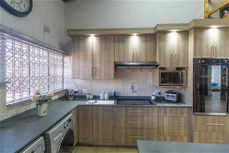 Townhouse For Sale in Sterpark, Polokwane, Limpopo - M127177