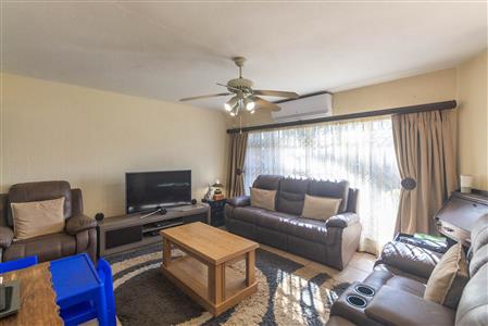 Townhouse For Sale in Sterpark, Polokwane, Limpopo - M127177