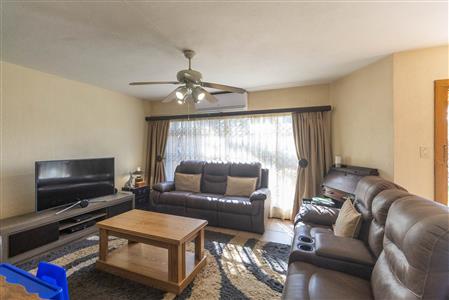 Townhouse For Sale in Sterpark, Polokwane, Limpopo - M127177