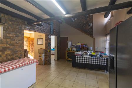 Townhouse For Sale in Sterpark, Polokwane, Limpopo - M127177