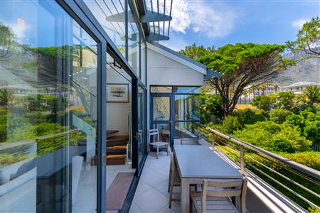 False - Apartment For Sale in Camps Bay, Cape Town, Western Cape - M126552