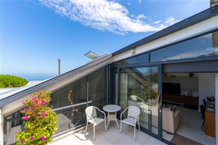False - Apartment For Sale in Camps Bay, Cape Town, Western Cape - M126552