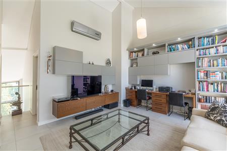 False - Apartment For Sale in Camps Bay, Cape Town, Western Cape - M126552