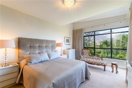 False - Apartment For Sale in Camps Bay, Cape Town, Western Cape - M126552