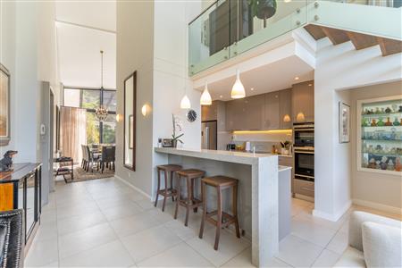 False - Apartment For Sale in Camps Bay, Cape Town, Western Cape - M126552