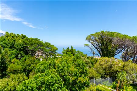 False - Apartment For Sale in Camps Bay, Cape Town, Western Cape - M126552