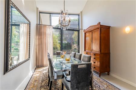 False - Apartment For Sale in Camps Bay, Cape Town, Western Cape - M126552
