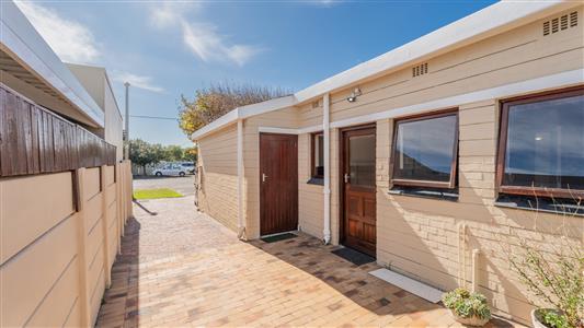 False - House For Sale in Zeekoevlei, Cape Town, Western Cape - M127085