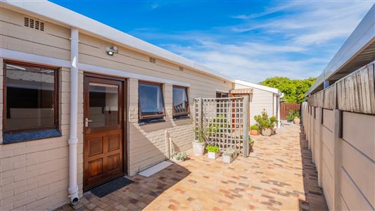 False - House For Sale in Zeekoevlei, Cape Town, Western Cape - M127085