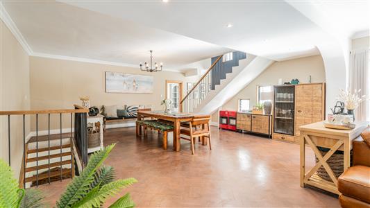 House For Sale in Lemoenkloof, Paarl, Western Cape - M127182