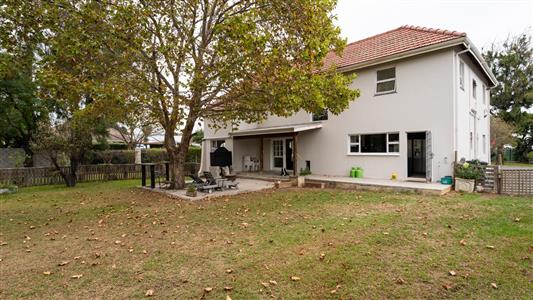House For Sale in Haumannshof, Somerset West, Western Cape - M127184