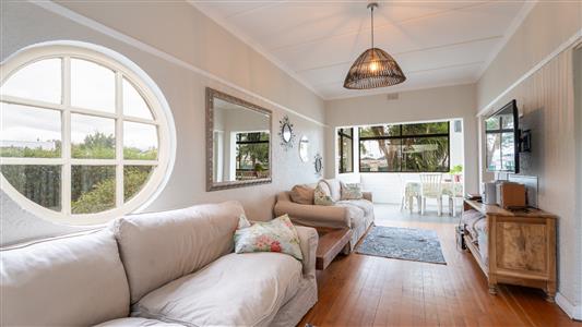 House For Sale in Haumannshof, Somerset West, Western Cape - M127184