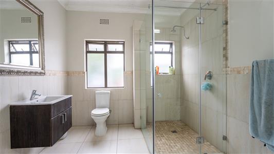 House For Sale in Haumannshof, Somerset West, Western Cape - M127184