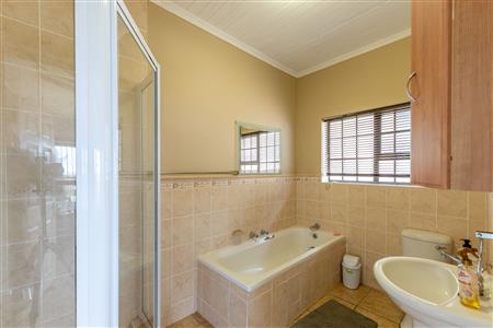 House Unavailable in Menkenkop, Mossel Bay, Western Cape - M127194