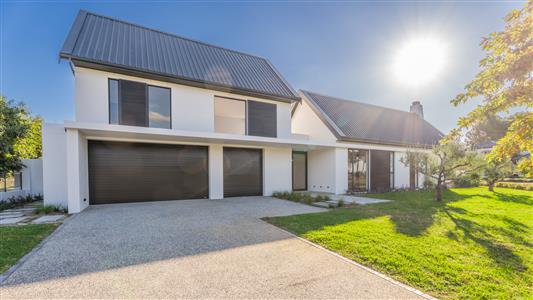 House For Sale in Val de Vie Estate, Paarl, Western Cape - M127197