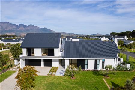 House For Sale in Val de Vie Estate, Paarl, Western Cape - M127197