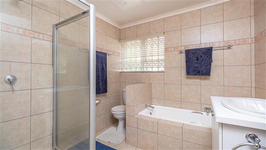 House For Sale in Randpark Ridge, Randburg, Gauteng - M127195