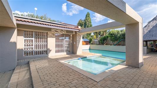 House For Sale in Randpark Ridge, Randburg, Gauteng - M127195