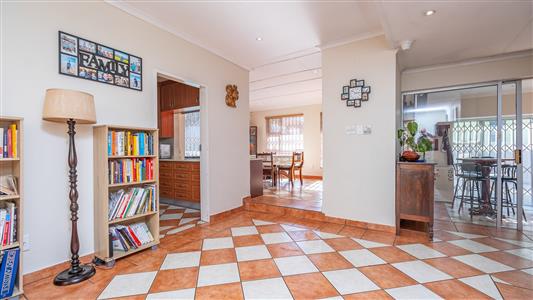 House For Sale in Randpark Ridge, Randburg, Gauteng - M127195