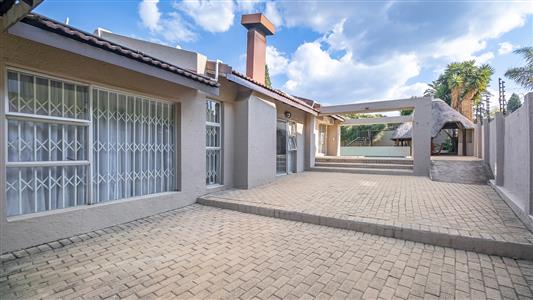 House For Sale in Randpark Ridge, Randburg, Gauteng - M127195