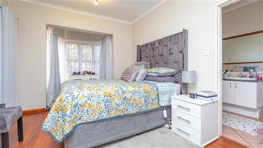 Apartment For Sale in Bryanston, Sandton, Gauteng - M127219