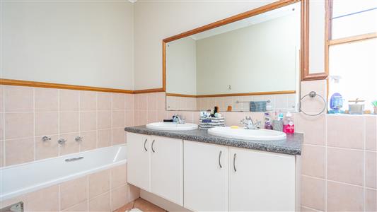 Apartment For Sale in Bryanston, Sandton, Gauteng - M127219
