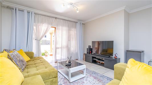 Apartment For Sale in Bryanston, Sandton, Gauteng - M127219