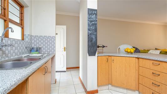 Apartment For Sale in Bryanston, Sandton, Gauteng - M127219