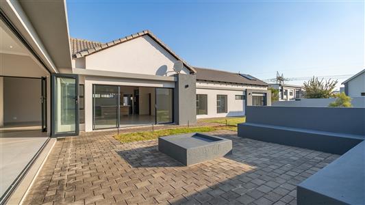 House For Sale in Midstream Meadows, Midstream Estate, Centurion, Gauteng - M127227