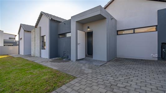 House For Sale in Midstream Meadows, Midstream Estate, Centurion, Gauteng - M127227