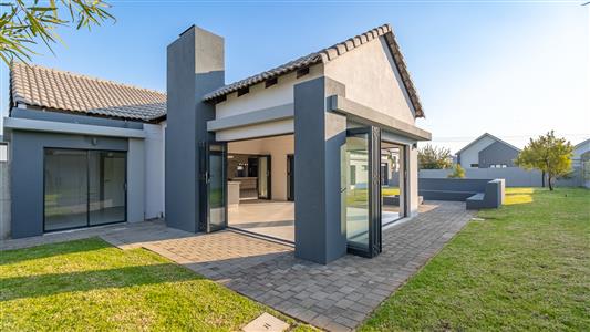 House For Sale in Midstream Meadows, Midstream Estate, Centurion, Gauteng - M127227
