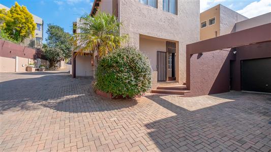 False - Townhouse For Sale in Northcliff, Randburg, Gauteng - M127235