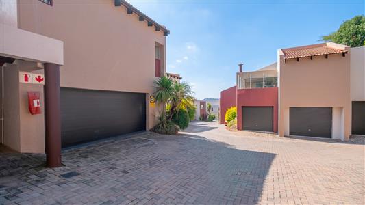 False - Townhouse For Sale in Northcliff, Randburg, Gauteng - M127235