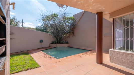 False - Townhouse For Sale in Northcliff, Randburg, Gauteng - M127235